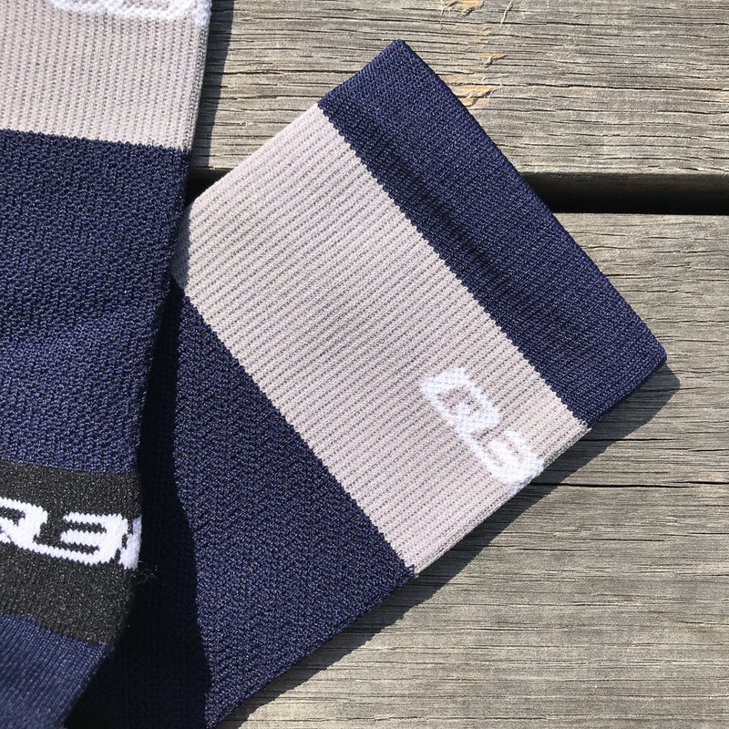 Q36.5 Ultra Socken navy mit grauem Band, Einzelstück in 40-43, 44-47, SALE