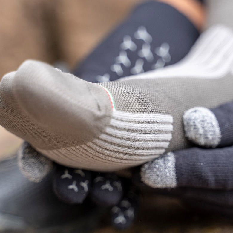 Q36.5 Adventure Socke, Einzelstück in 36-39 und 40-43, SALE, grau
